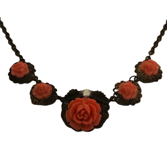 Vintage Necklace Coral Colored Celluloid Carved Rose Gold Tone Chain Fillagree - Picture 2 of 9